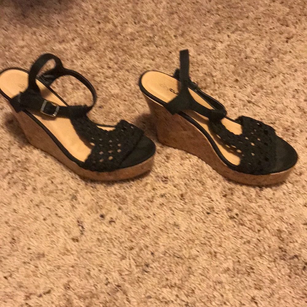 Black beaded wedges